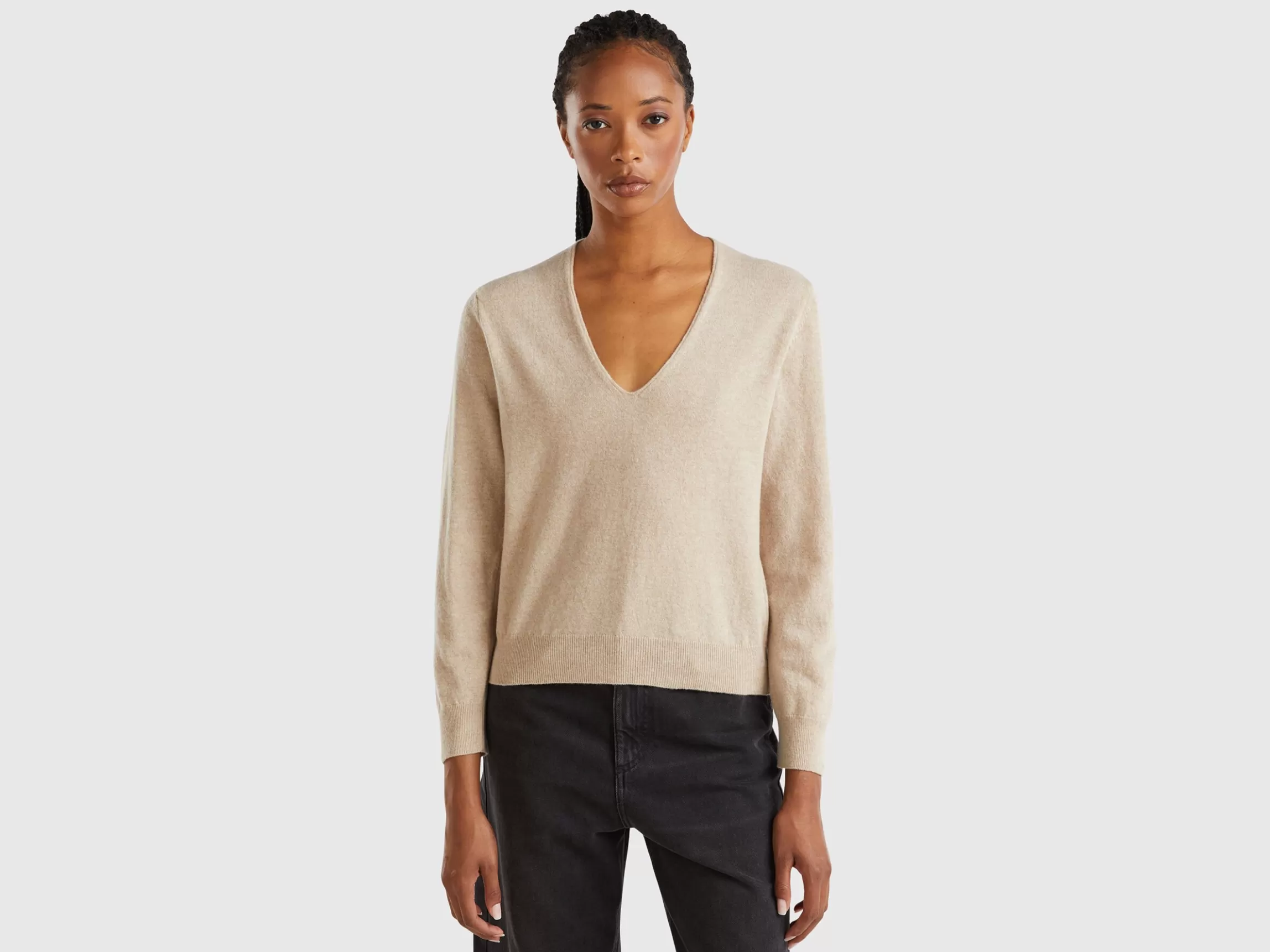 United Colors of Benetton V-neck sweater in pure Merino wool