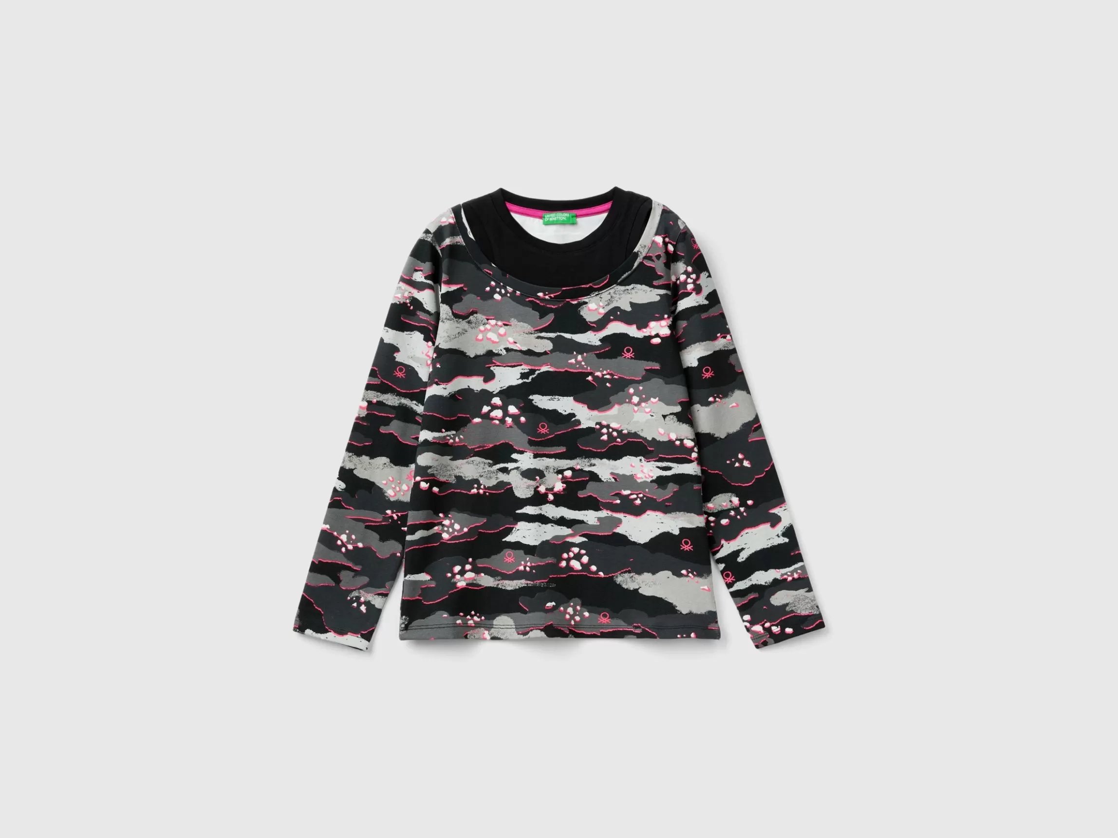 United Colors of Benetton Camouflage t-shirt with neon details