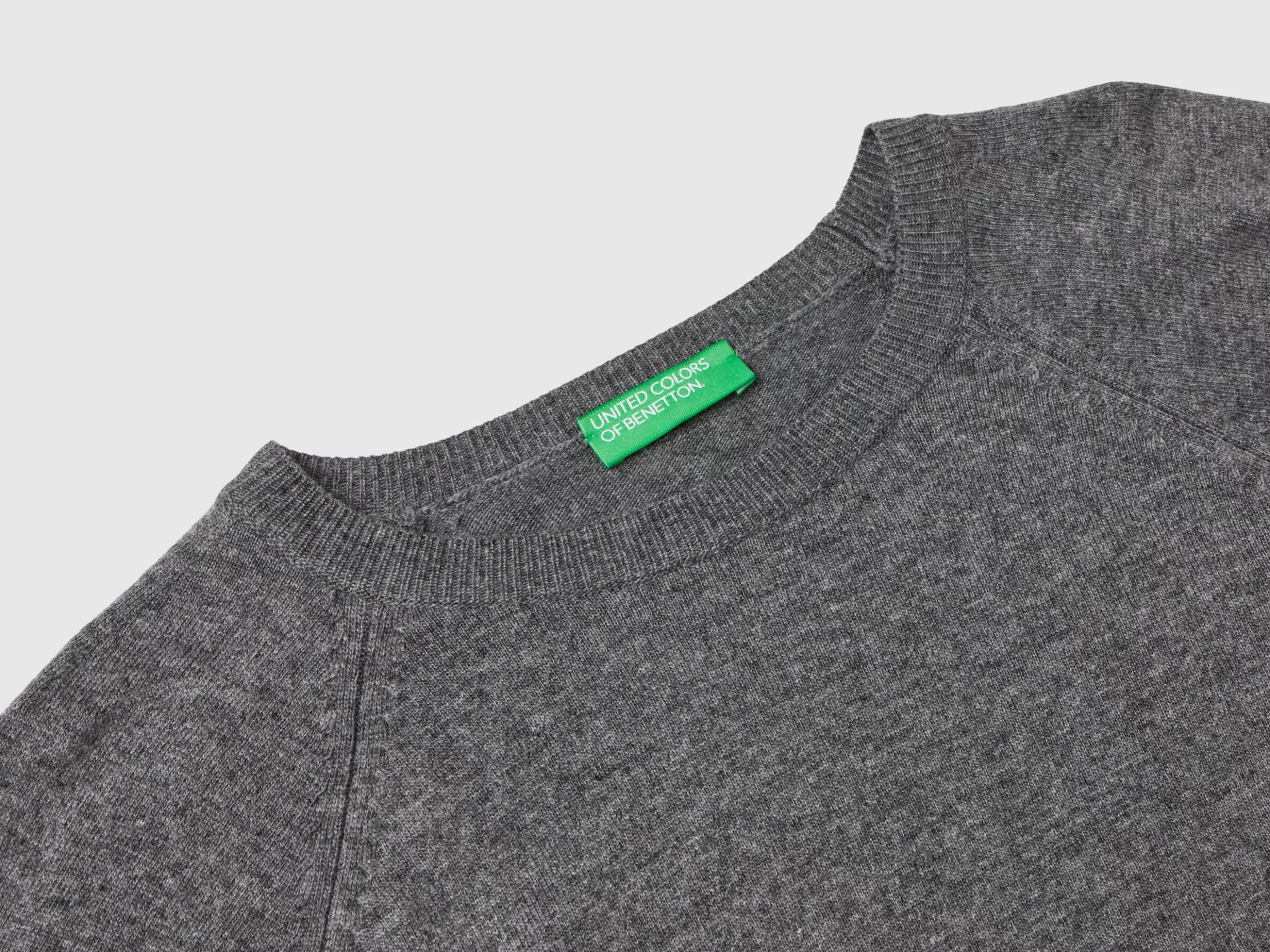 United Colors of Benetton crew neck sweater in wool and cashmere blend