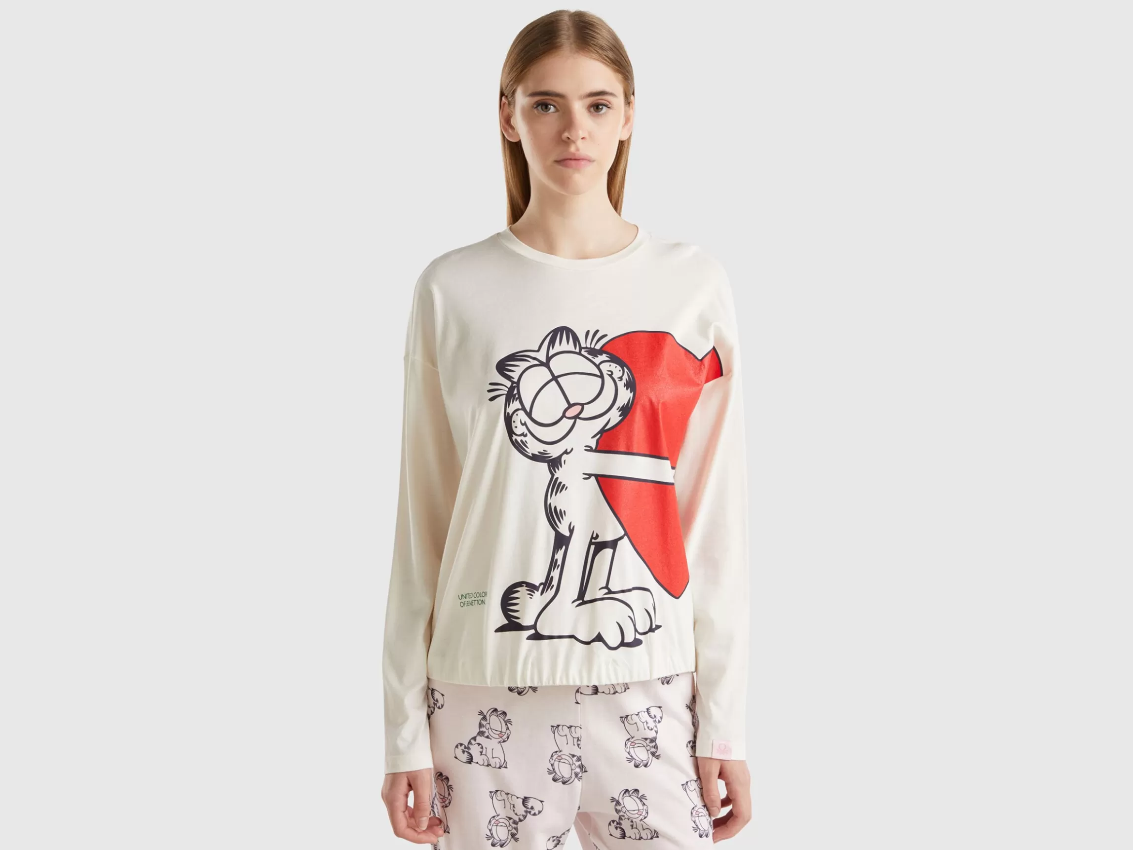 United Colors of Benetton Garfield pyjama top ©2024 by Paws, Inc.