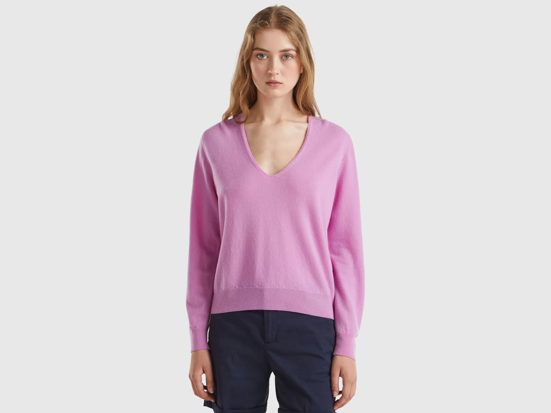 United Colors of Benetton V-neck sweater in pure Merino wool
