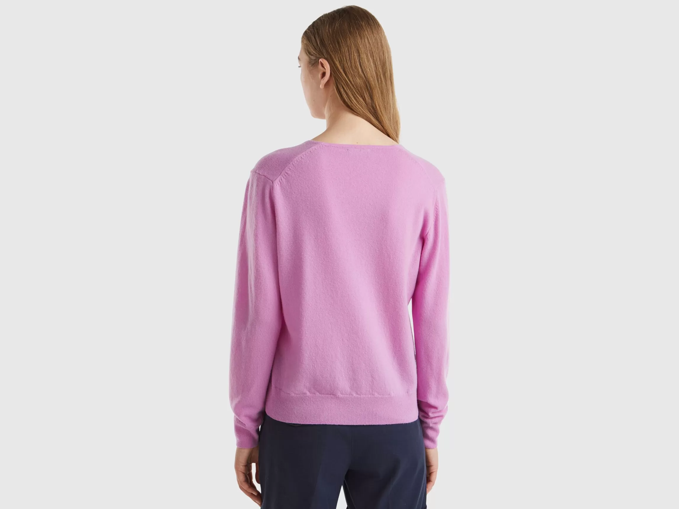 United Colors of Benetton V-neck sweater in pure Merino wool
