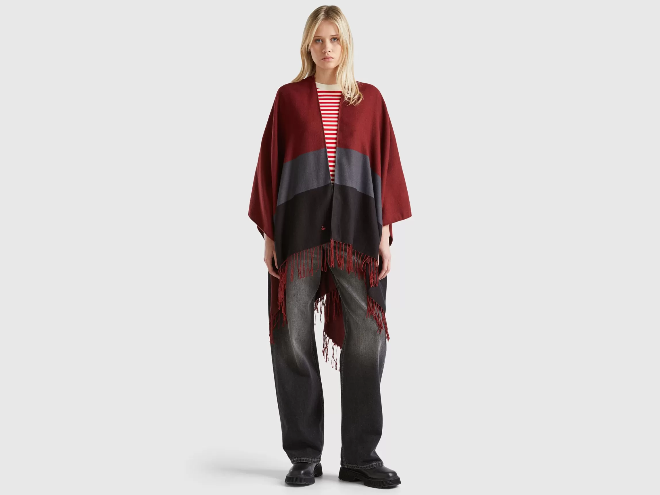 United Colors of Benetton Poncho in recycled fabric