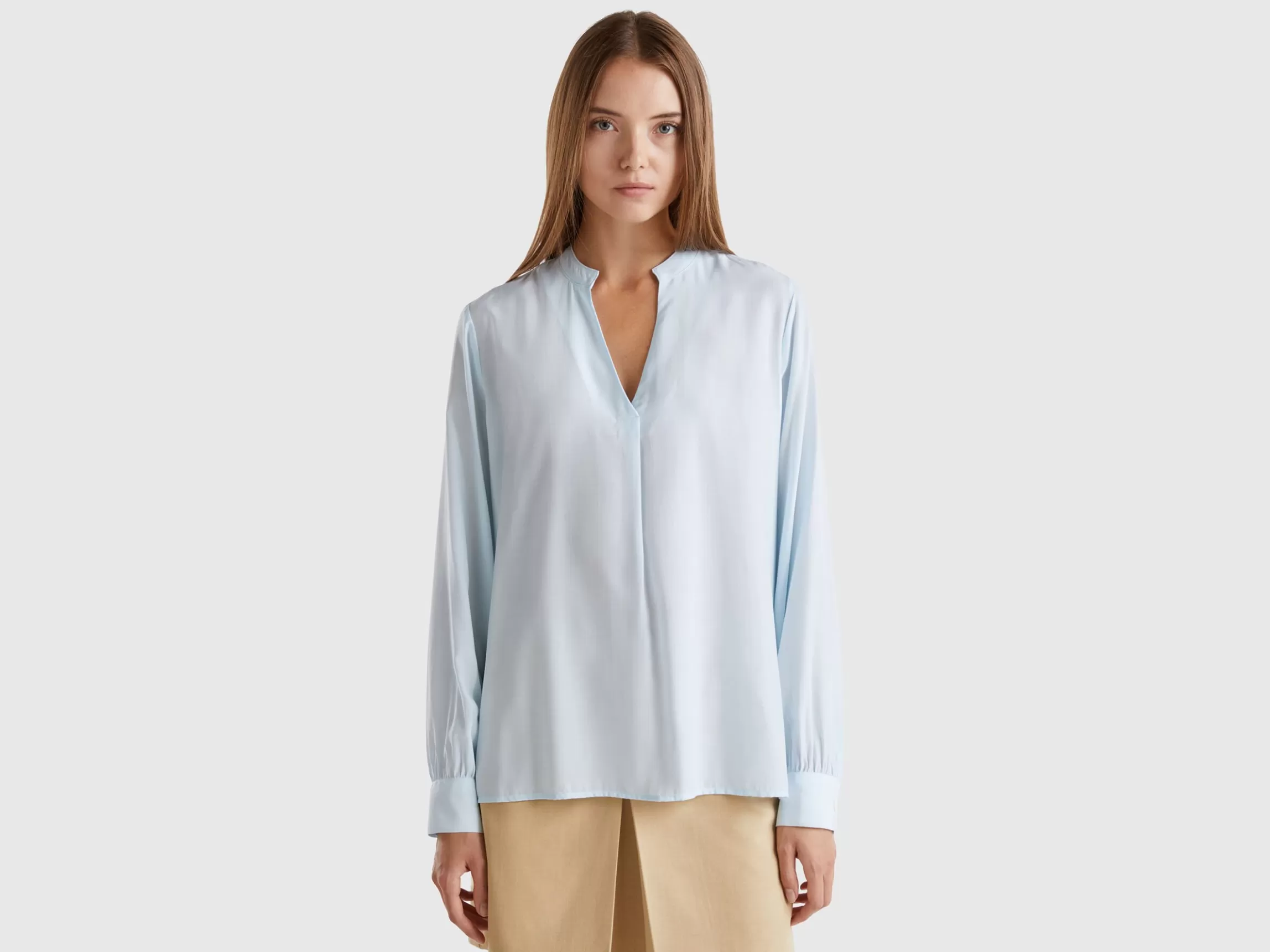 United Colors of Benetton Shirt with Henley neck