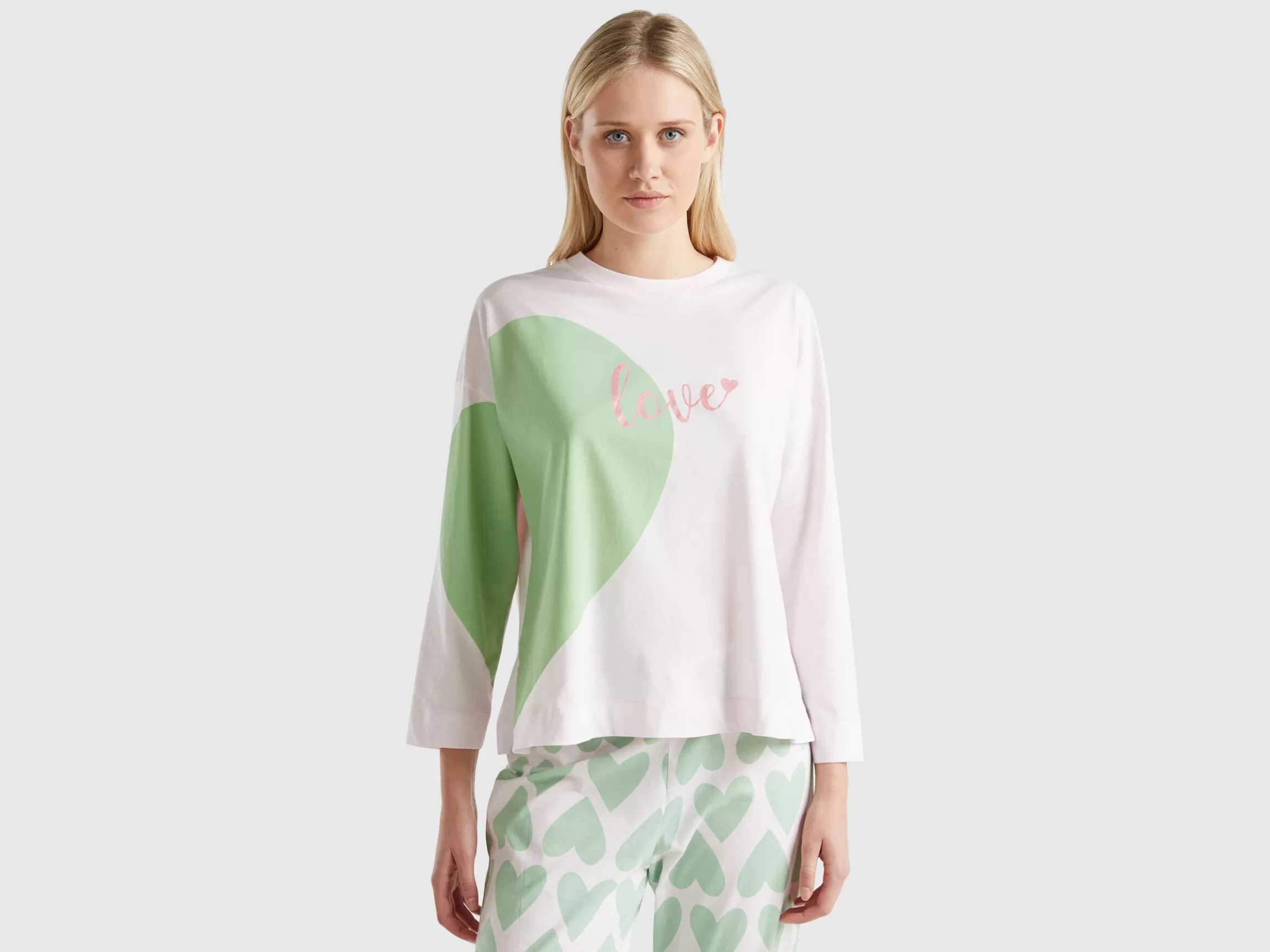 United Colors of Benetton T-shirt with heart print