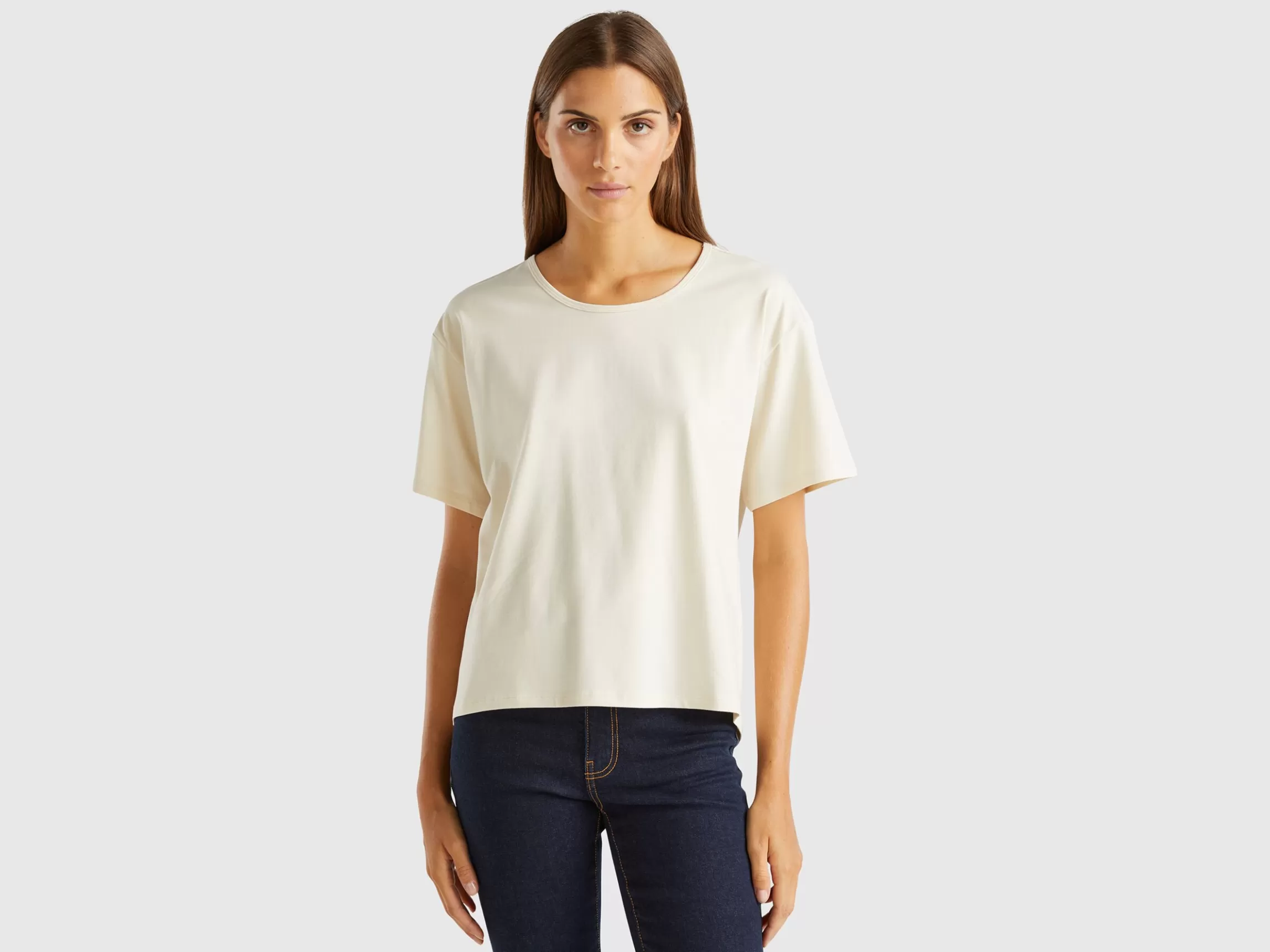 United Colors of Benetton T-shirt with opening at back