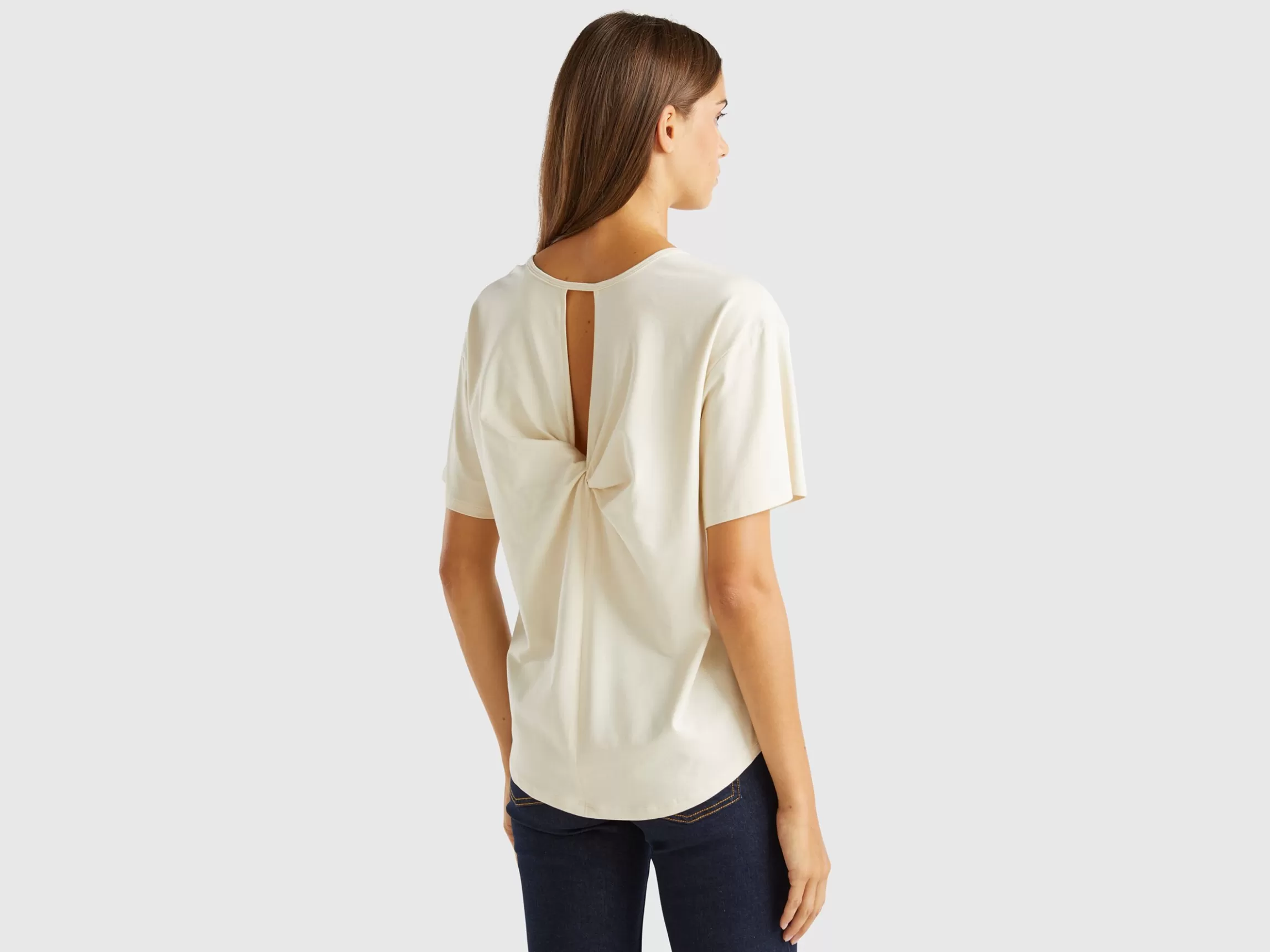 United Colors of Benetton T-shirt with opening at back