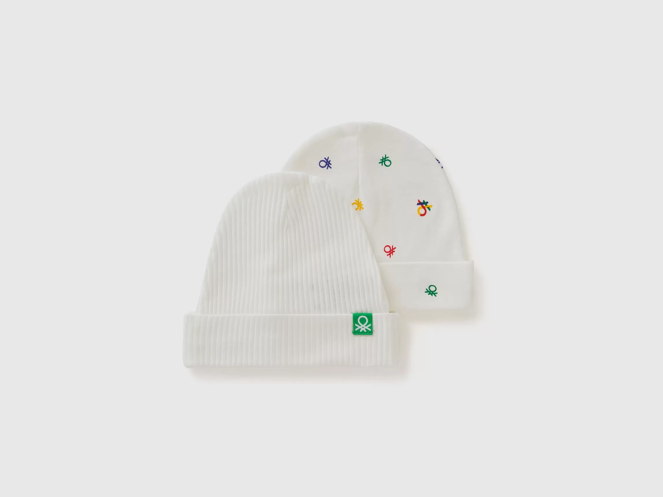 United Colors of Benetton Two caps in organic cotton