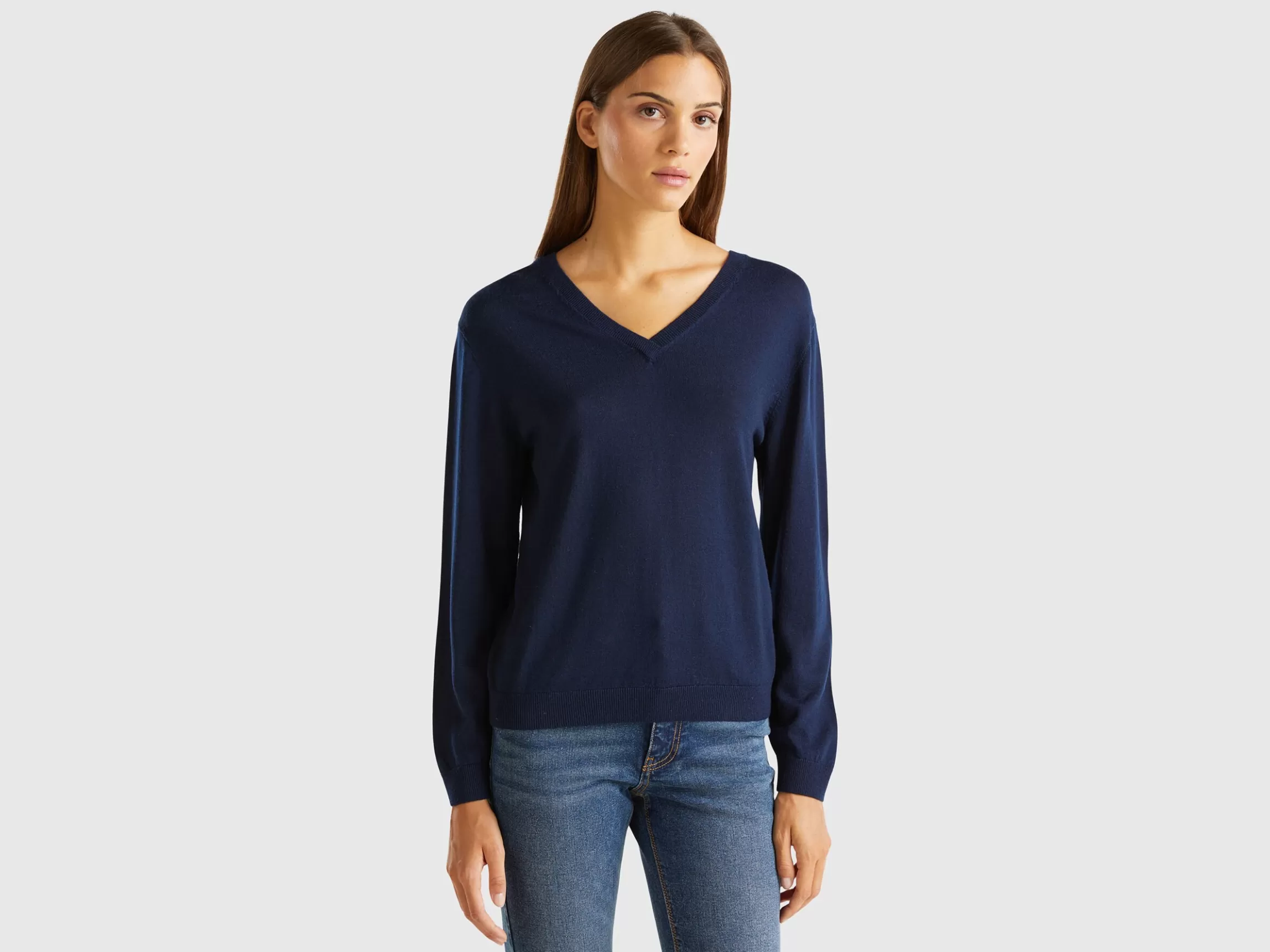 United Colors of Benetton V-neck sweater in pure Merino wool