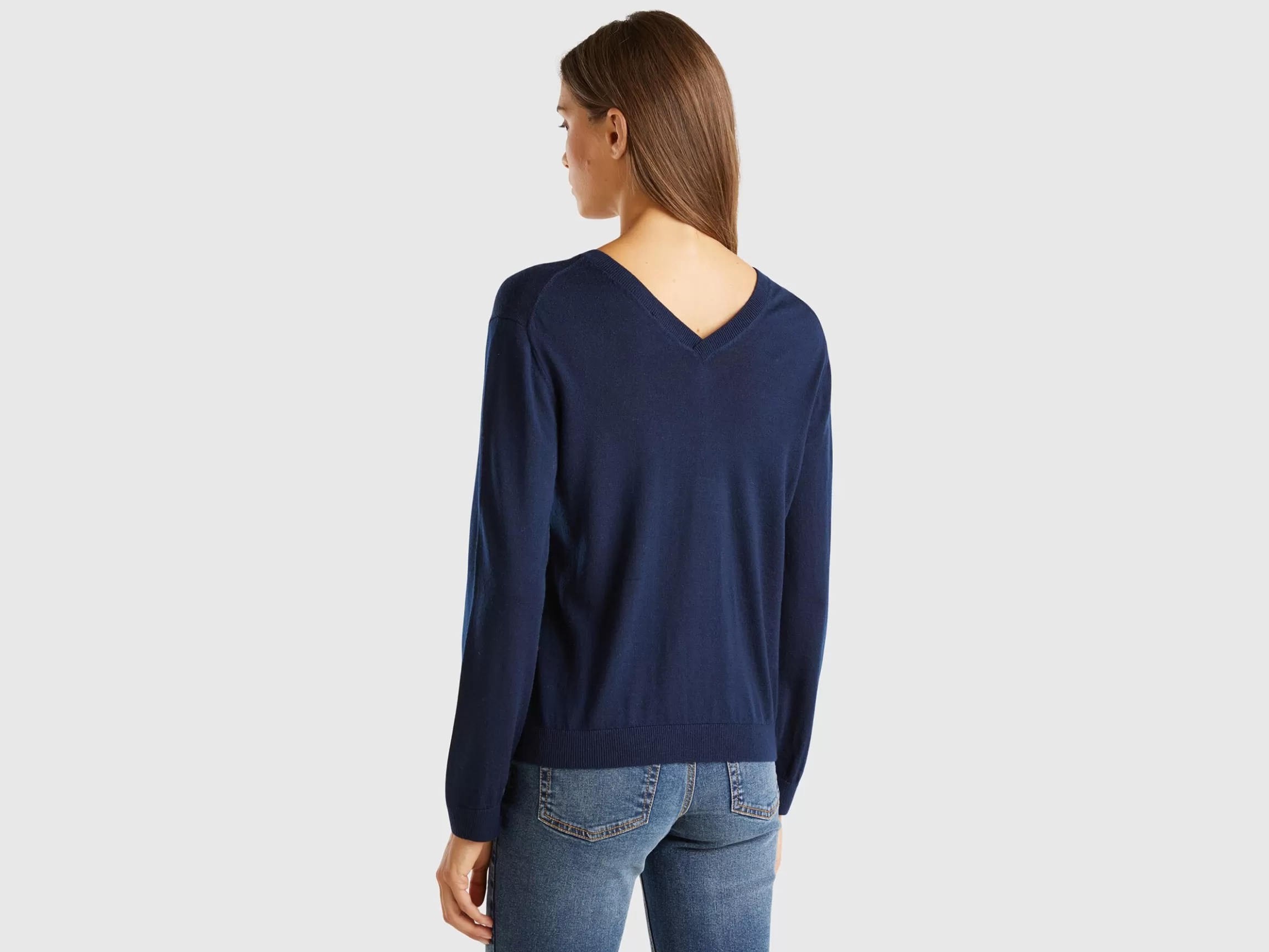 United Colors of Benetton V-neck sweater in pure Merino wool