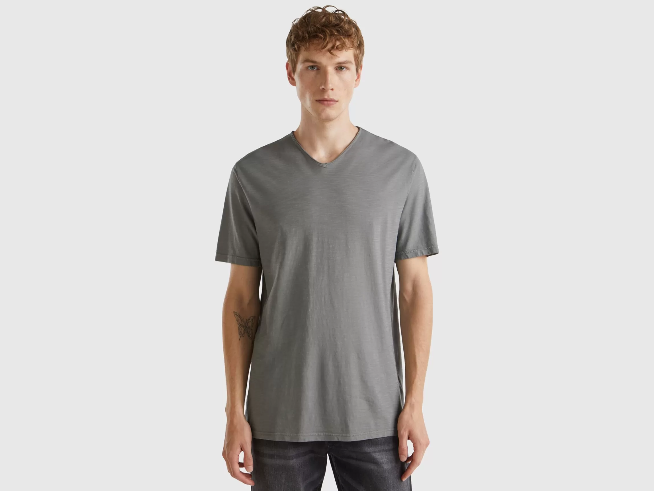 United Colors of Benetton V-neck t-shirt in 100% cotton