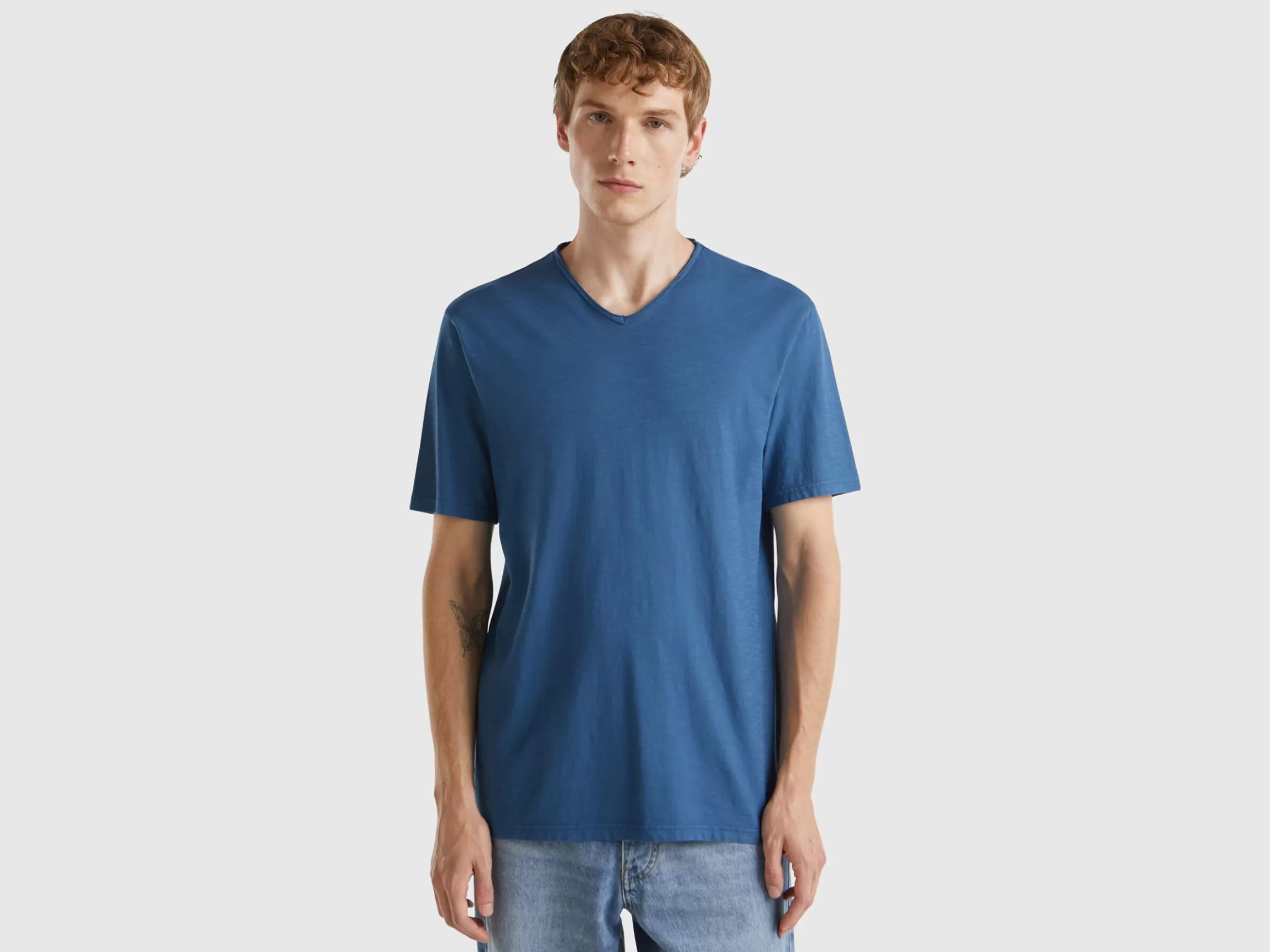 United Colors of Benetton V-neck t-shirt in 100% cotton