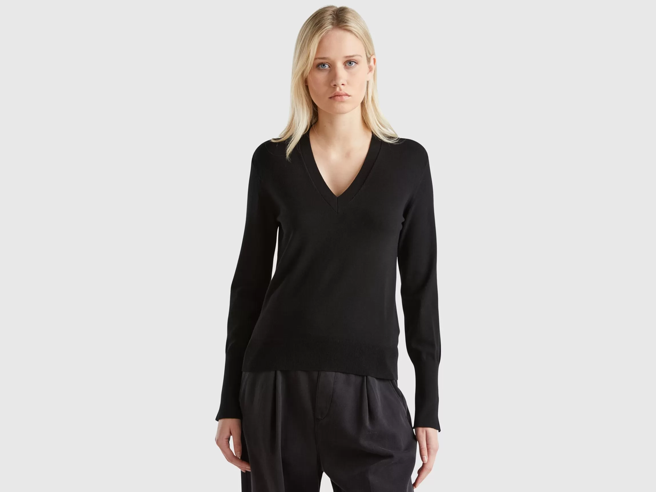 United Colors of Benetton V-neck viscose blend sweater