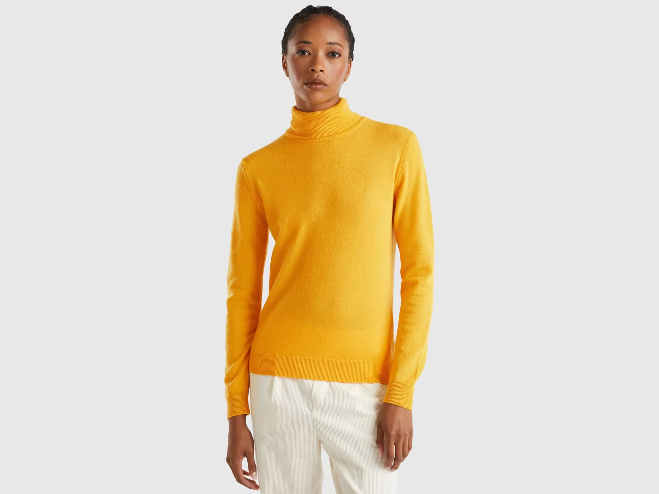 United Colors of Benetton Yellow ochre turtleneck sweater in pure Merino wool